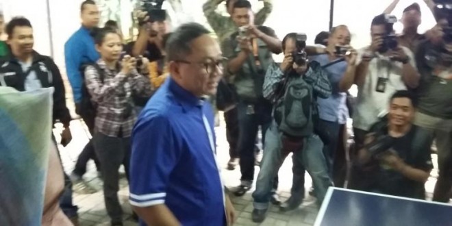 Ketua Umum PAN Zulkifli Hasan, saat ditemui di Kantor DPP PAN, Jalan Senopati, Jakarta Selatan, Kamis (23/7/2015).