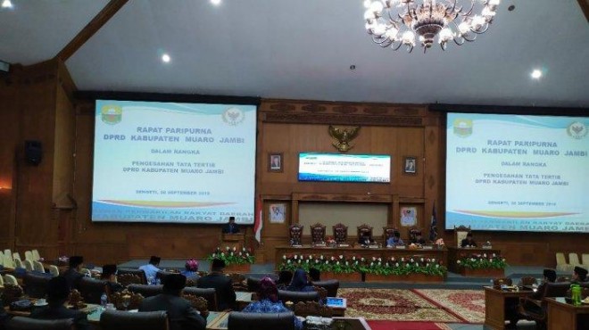 Jalalnya rapat paripurna pengesahan Tatib dewan Muarojambi.