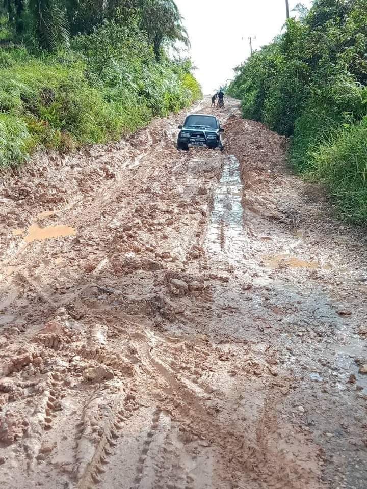 Salah satu Jalan Bahar yang Hancur dan tak layak dilalui