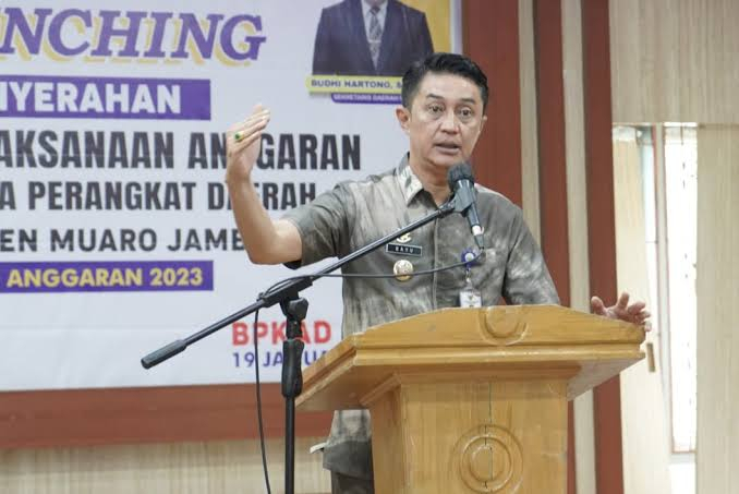 Pj Bupati Muaro Jambi Bachyuni Deliansyah SH MH 